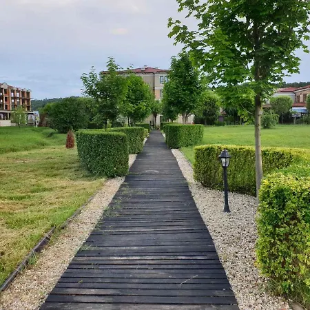 Апартамент Private Green Life Beach Созопол